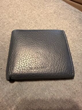 Burberry Men's blue/Navy Leather Money Clip Wallet
